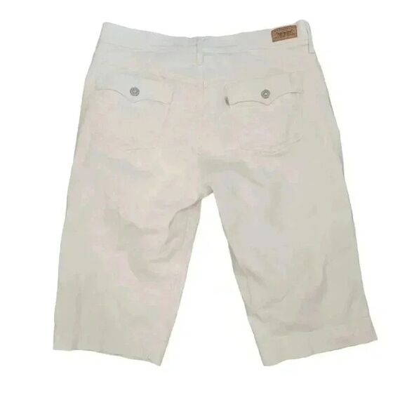 Levi's Women's 515 Capri White Cotton/Spandex Denim Capri Pants - Picture 7 of 13